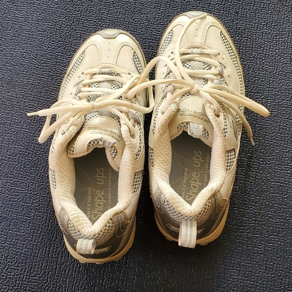 Women's Sketchers shape ups size 6 Womens
